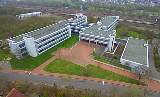 Das August-Griese-Berufskolleg steckt voller PCB und muss deshalb neu gebaut werden. Der Kreis hat die bisherigen Pläne jetzt überarbeitet - mit weitreichenden Folgen. - Jens Reddeker