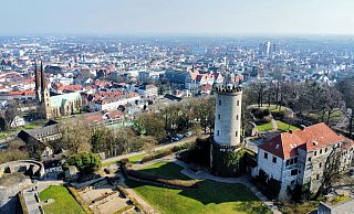 Der Blick auf die Stadt ist von der Sparrenburg aus umwerfend. - Eike J. Horstmann