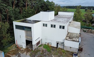 Die älteste Produktionshalle auf dem Gelände des Recyclingbetriebs Reiling in Marienfeld wird in den nächsten Tagen abgerissen. - Reiling