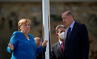 Recep Tayyip Erdogan (r.) und Angela Merkel im Oktober vergangenen Jahres in Istanbul. - Foto: Francisco Seco/AP/dpa/Archiv