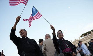 Zum ersten Mal ist ein US-Amerikaner Oberhaupt der katholischen Kirche. - Francisco Seco/AP/dpa