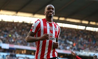 Mit 16 Treffern ist Ivan Toney aktuell der zweitbeste englische Torschütze der Premier League. - Nigel French/PA Wire/dpa