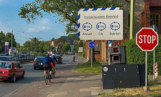 Artur-Ladebeck-Straße: Blitzer Guntram erfasste im Mai im Tempo-30-Abschnitt zwischen Shell-Tankstelle und Glück & Seligkeit 5.866 Tempoverstöße. Doch es gibt juristische Probleme. - Andreas Zobe