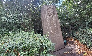 Das Goethe-Denkmal am Goetheplatz fällt kaum auf. - Peter Heidbrink