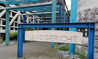 Vor dem Landgericht Bielefeld muss sich ein 43-Jähriger verantworten, weil er seine Tochter missbraucht haben soll. - BARBARA FRANKE