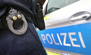 Aus einer Luftdruckwaffe sollen vor einem Dortmunder Berufskolleg Schüsse abgegeben worden sein. (Symbolbild) - Karl-Josef Hildenbrand/dpa