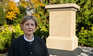 Für Maike Kohl-Richter "war immer klar, dass das Grab letztlich Denkmalcharakter haben muss". - Boris Roessler/dpa