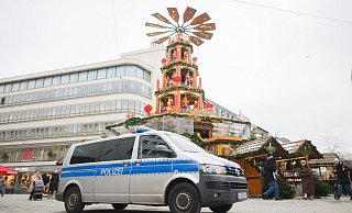 «Videoüberwachung auf Weihnachtsmärkten ist ein hilfreiches Mittel, das intensiv unter dem Einsatz bester Technik genutzt werden sollte», sagt der GdP-Vorsitzende Jochen Kopelke. - Julian Stratenschulte/dpa