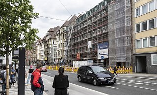 Die Herforder Straße stadtauswärts ist in Jahnplatz-Nähe bereits seit dessen Fertigstellung 2022 dauerhaft gesperrt. Im Juni 2023 sollte wieder freie Fahrt sein. - © Jörg Dieckmann - www. dieckmann-fotodesign.de