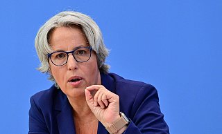 Kerstin Claus ist seit 2022 die Unabhängige Bundesbeauftragte gegen sexuellen Missbrauch von Kindern und Jugendlichen. (Archivfoto) - Sebastian Christoph Gollnow/dpa