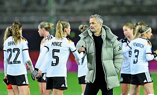 Unzufrieden mit dem 0:0 auf dem Betzenberg: Bundestrainer Christian Wück. - Uwe Anspach/dpa