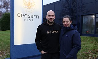 Andreas Kröger und Kira Thurau vor der Crossfit-Box "Hive". - Lena Kley