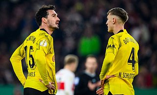 Mats Hummels (l) und Nico Schlotterbeck sind Teamkollegen beim BVB - und bald auch bei der Nationalmannschaft? - Tom Weller/dpa