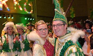 Sie sind das neue Prinzenpaar des Kattenstrother Karnevals-Clubs: Prinz Dominik Alexander I. und Prinzessin Chantal Neufang I. - Jens Dünhölter