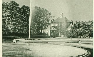 Freier Blick auf das Kurhaus: Mit dieser 1930 entstandenen Postkarte wird auch die Nähe zum Kurpark deutlich. Repros: Stadtarchiv - Stadtarchiv
