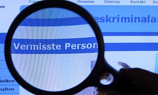 Ein 86-Jähriger aus Willebadessen im Kreis Höxter wird vermisst. Die Polizei hat Suchmaßnahmen eingeleitet. (Symbolbild) - picture alliance / dpa /Jens Büttner