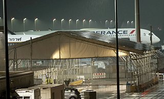 Grund für die Umleitung war laut Airline Brandgeruch im Cockpit. - Ehsan Monajati/dpa