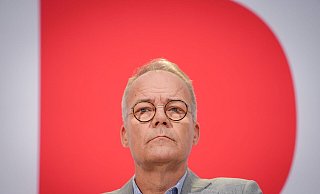 Der Dauerstreit in der Ampel-Koalition hat viel mit der Schuldenbremse zu tun. Aus der Union kommen nun neue Töne zu dem Thema, die von der SPD im beginnenden Wahlkampf aufgegriffen werden. - Kay Nietfeld/dpa