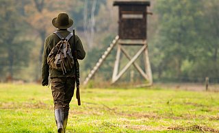 Ralph K. aus Bad Wünnenberg trat bei einem seiner Pirschgänge auf einen Dorn - das hatte langwierige Konsequenzen. - picture alliance/dpa