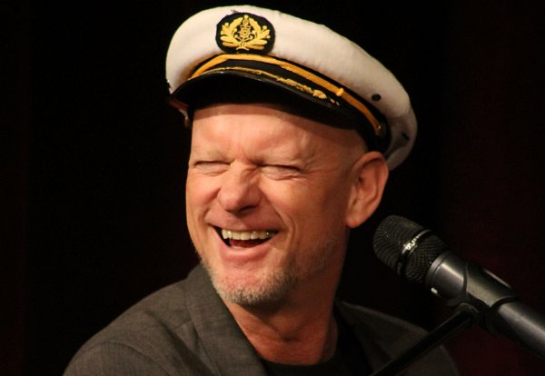 "Gottvater" der deutschen Comedy: Rüdiger Hoffmann - © Nicolas Bröggelwirth