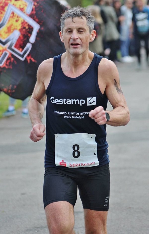 Sieger im Halbmarathon: Konrad Schulz. - © Claus-Werner Kreft