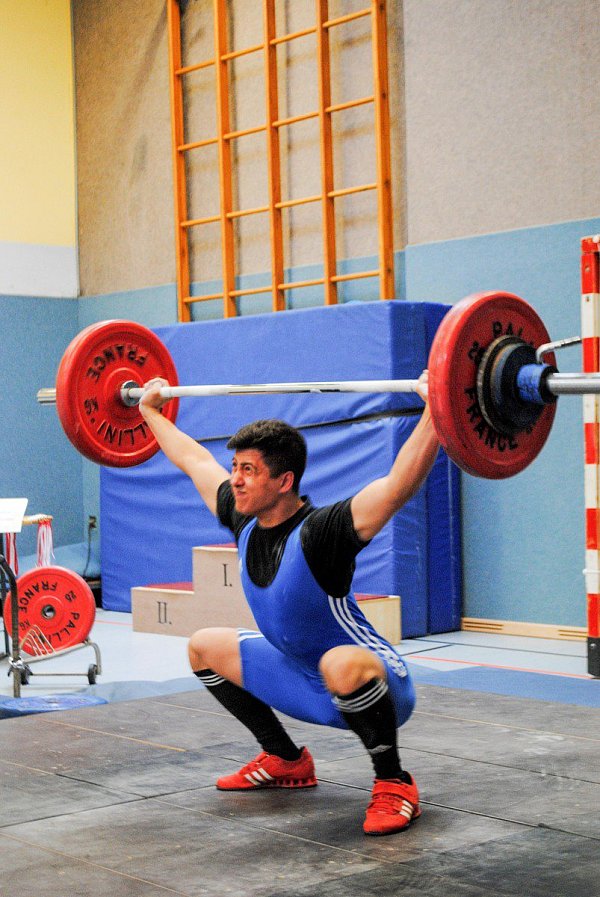 Rekordmann: Dennis Hasenclever schraubte seine Zweikampf-Bestleistung auf stolze 200 kg - bei 69 kg Körpergewicht. - © BTG