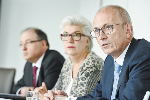 Machen ihre Pläne öffentlich: Lena Strothmann und Michael Heesing reagieren auf Protest. - © Christian Weische