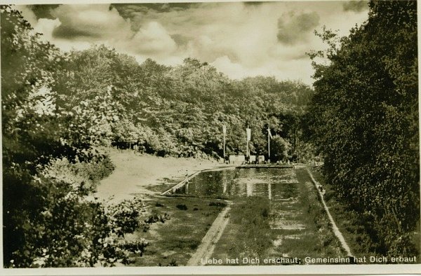 Alte Ansichten: Diese alte Postkarte zeigt das Bad und seine Lage im Wald und im Tal des Mühlenbaches. - © NW