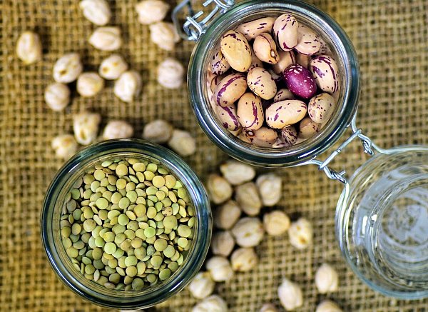 Hülsenfrüchte sind wichtige Nährstofflieferanten in der veganen Küche. - © Symbolfoto: Pixabay