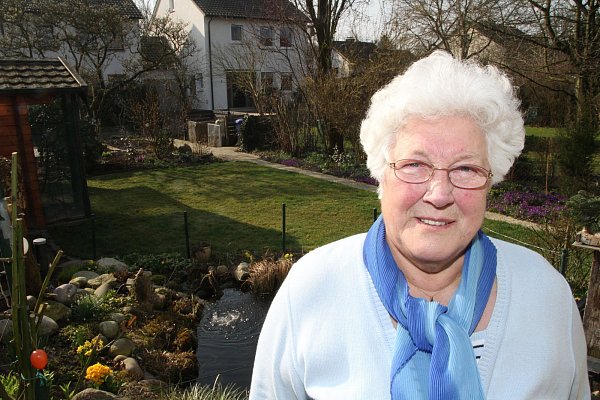 Erinnerungen: Hannelore Glahn war mit der Mutter Holz sammeln, als ihr Heimatort Rehme bombardiert wurde. - © Foto: Peter Steinert