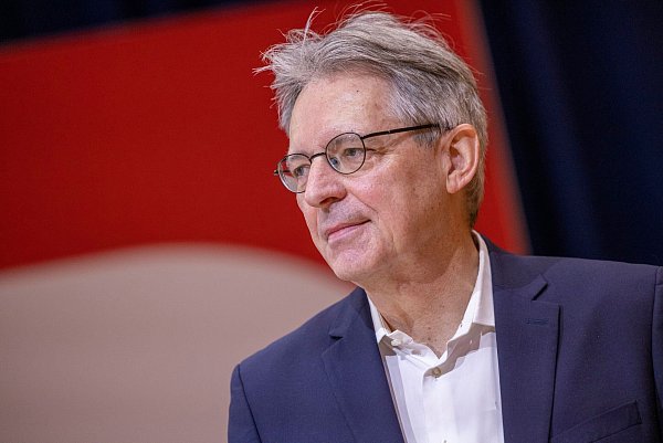 Achim Post aus Espelkamp ist Vorsitzender des SPD-Landesverbandes in NRW. - © Thomas Banneyer/dpa