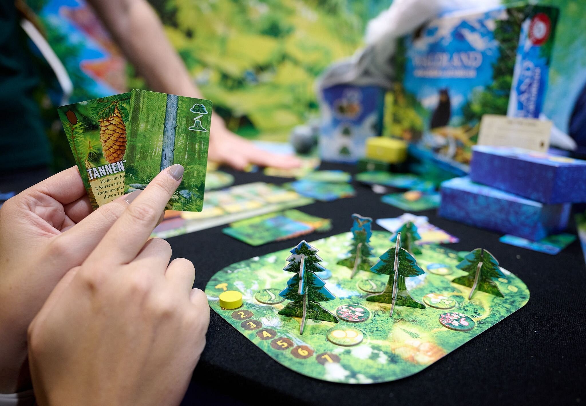 Brettspiele, Würfel und Karten beliebt: XL-Messe gestartet