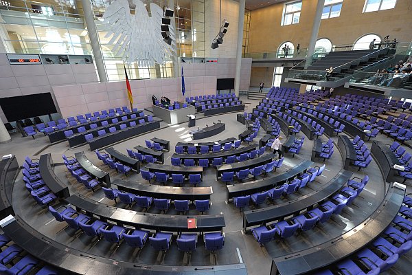 Nach der Sommerpause kommt der Bundestag Mitte September wieder zusammen. - © dpa