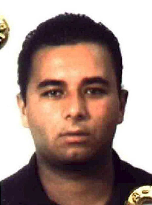 Der jetzt festgenommene Francesco Pelle auf einem Fahndungsfoto von 2008. - © picture-alliance/ dpa