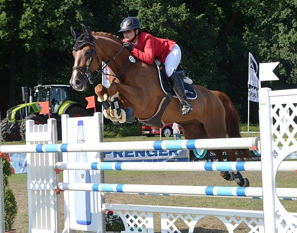 Schnell und wendig: Margaux Rocuet aus Frankreich und der Holsteiner"Qualifying de Hus" siegten nach einem spannenden Stechen im Hörmann-Chamionat, einem S-Springen der Gold-Tour. - © anke