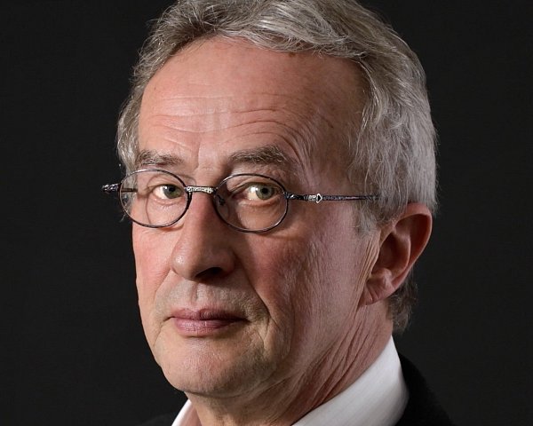 Fraktionsvorsitzender Johannes Willi Knaup findet, dass zunächst möglichst keine Veranstaltungen stattfinden sollten. - © LKR NRW