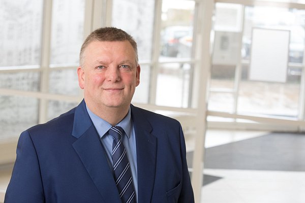 Christian Jostes, Geschäftsführer der Katholischen Hospitalvereinigung Weser-Egge. - © Veit Mette