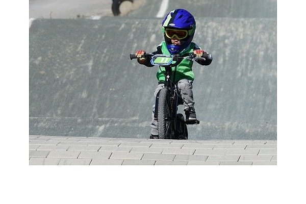 Jüngster Starter: Ben Schmitt war für den RC Zugvogel in der Altersklasse der Sieben- bis Achtjährigen unterwegs. - © Peter Unger