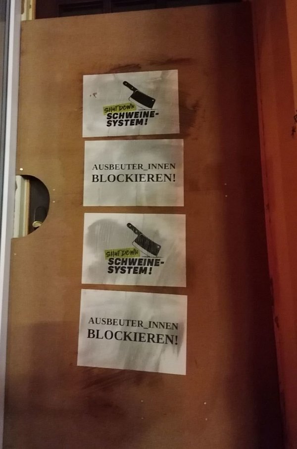 Die Holzkonstruktion am Eingang. - © Privat