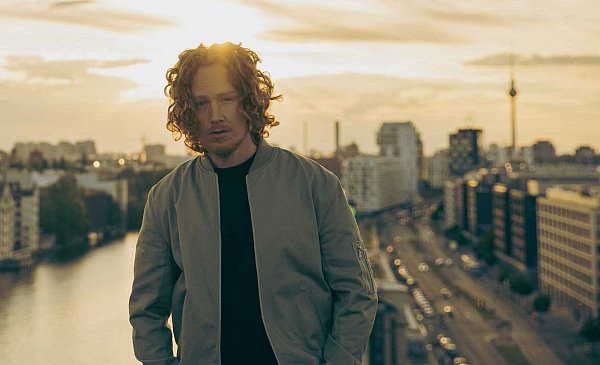 Singer-Songwriter Michael Schulte wird ebenfalls beim Boarocks auf der Bühne performen. - © Uwe Müller