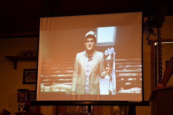 Burgtheater präsentiert Komödie mit suptiler Erotik und viel nackter Haut - © Silke Riethmüller