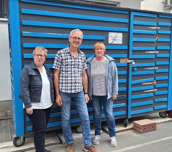 Nicole Wiggers vom KIM (v.l.), Joachim Veenhof vom SKM und Felicitas Kniesburges von der Bahnhofsmission. - © Bahnhofsmission