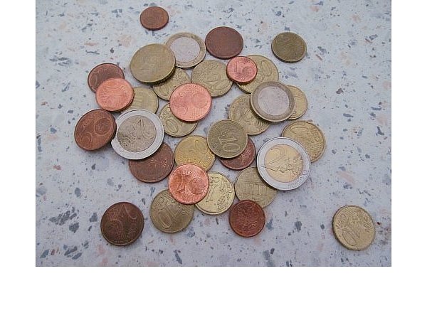 Wer einen Flohmarkt besuchen will, sollte immer an genügend Münzgeld denken. - © Symbolbild Pixabay