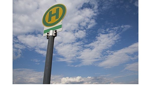 Nach der Feier ist vor der Feier: Wer sicher nach Hause kommen möchte, sollte im Vorfeld die Rückfahrt planen. - © Symboldbild: Pixabay
