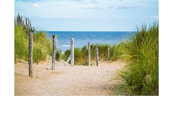 In den Dünen der Nordsee können Familien auch in Deutschland entspannte Pfingsttage erleben. - © Symbolbild/Pixabay