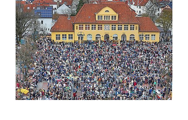 Der Siggi-Flohmarkt am Bielefelder Siegfriedplatz ist Kult im Westen der Stadt. - © Sarah Jonek