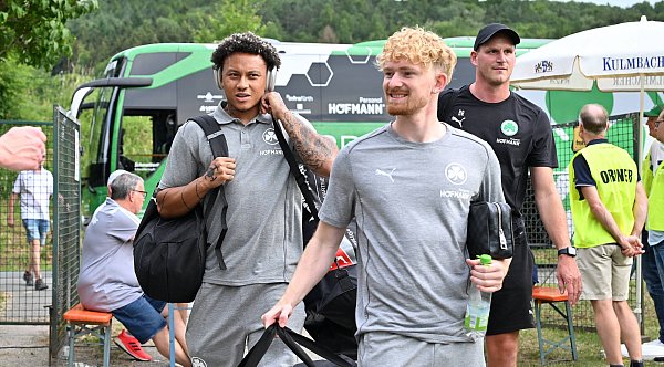 Jomaine Consbruch und Roberto Massimo (l.) spielten unter Oliver Krause für Arminia. Heute stehen beide beim Zweitligisten SpVgg. Greuther Fürth unter Vertrag. - © IMAGO/Zink