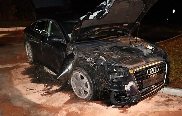 Der Audi war nicht mehr fahrbereit. - © Höxter