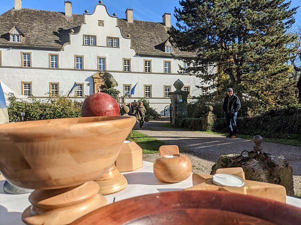 Tolle Atmosphäre beim Wehrdener Herbst-Cocktail am Schloss. - © Burkhard Battran