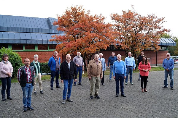 16 Ratsmitglieder wurden nach ihrem Ausscheiden geehrt (einer fehlte). - © Michael Grundmeier